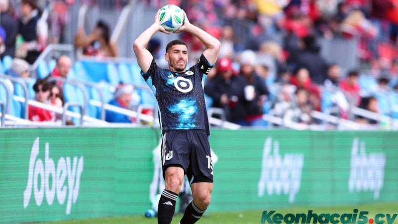 Kèo cược chấp ném biên là gì dưới góc nhìn hành vi trận đấu Kèo cược chấp ném biên là gì dưới góc nhìn hành vi trận đấu